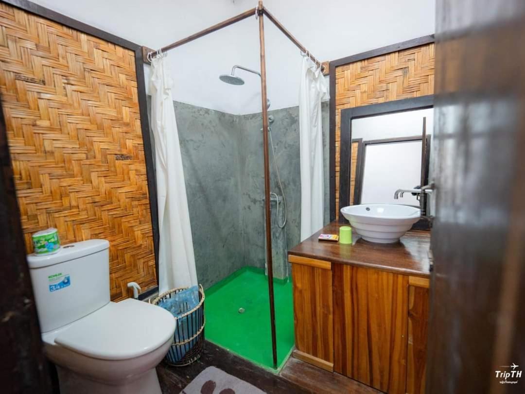 Ning Ning Guesthouse Muang Ngoi Quarto foto